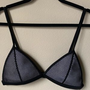 Black swim top size L